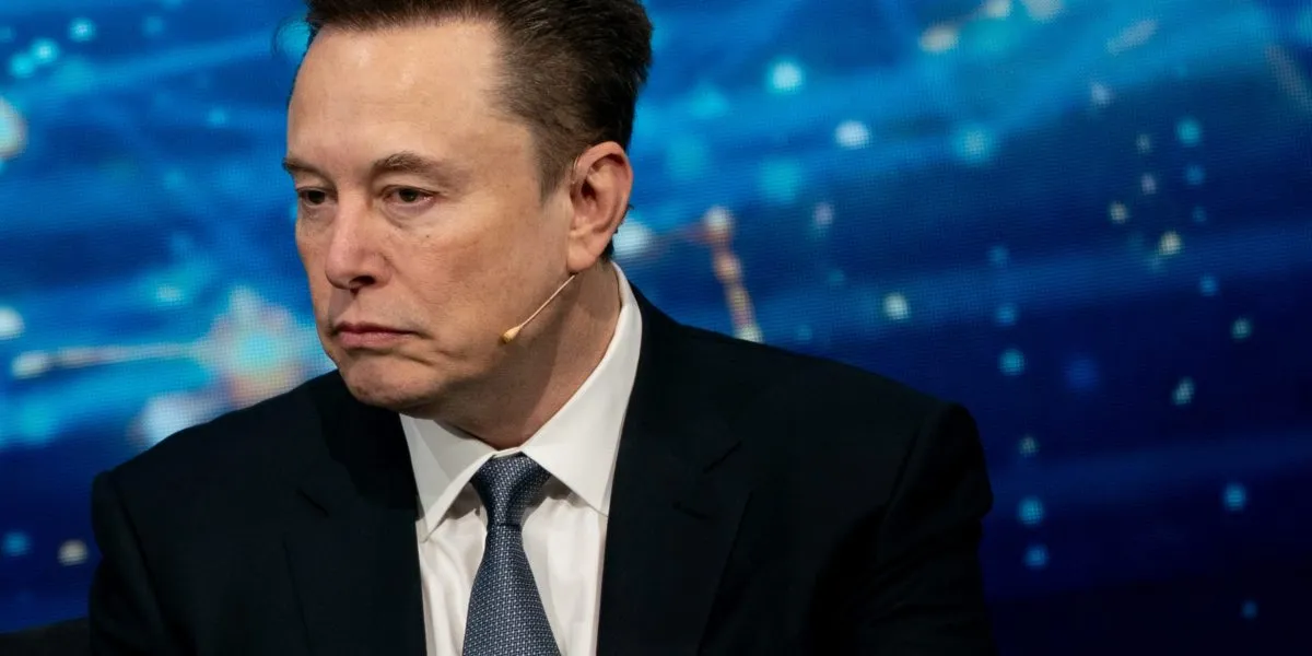 Un futuro in cui il lavoro diventa opzionale: la visione di Musk tra automazione e AI